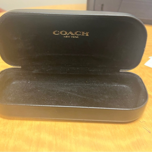 Coach Black Hard Eyeglass Case with Logo – Classic & Durable Storage - Picture 10 of 12